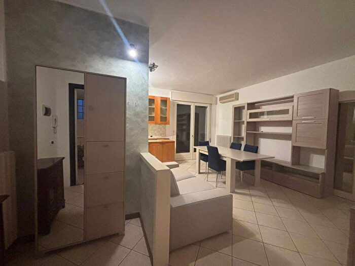 Appartamento con 5 locali in affitto in Via Giuseppe Perin, SantOsvaldo San Paolo, Padova