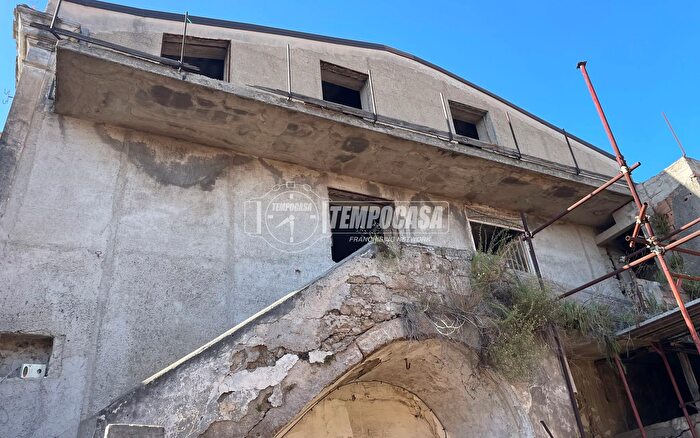 Appartamento quadrilocale in vendita in Acerra