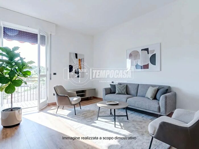 Appartamento trilocale in vendita in Vergiate
