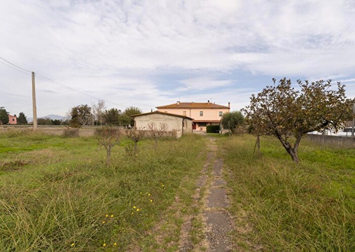 Casa con 15 locali in vendita in Casciana Terme Lari