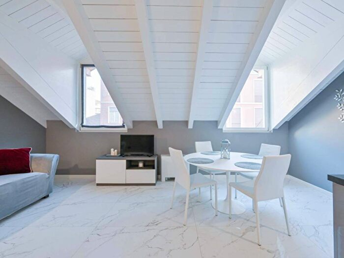 Appartamento trilocale in affitto in Quadronno Crocetta, Milano