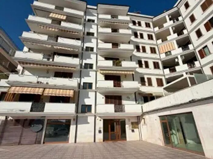 Appartamento trilocale in vendita in Via Cesare Terranova, Frosinone