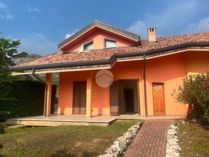 Casa con 8 locali in vendita in Via Alpignano, Givoletto