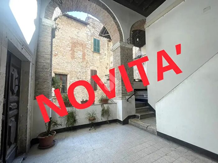 Appartamento bilocale in vendita in Via Garibaldi, Narni