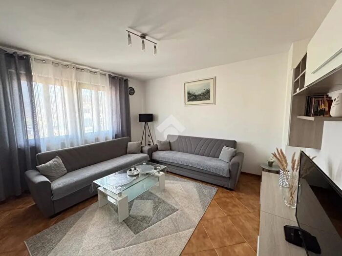 Appartamento trilocale in vendita in Via della Grande, Feltre