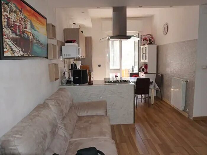 Appartamento trilocale in vendita in Via San Bartolomeo del Fossato, Genova