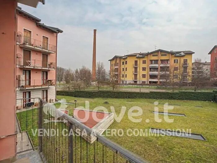 Appartamento bilocale in vendita in Via Ernesto Teodoro Moneta Snc, Besana In Brianza