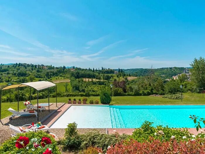 Casa con 18 locali in vendita in Bagno A Ripoli