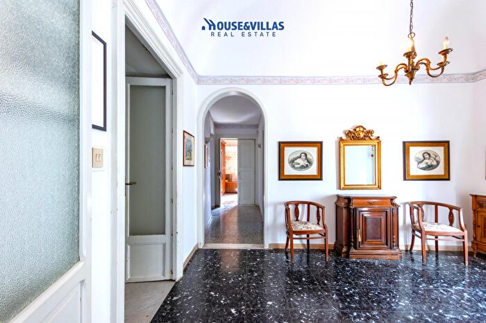 Casa con 10 locali in vendita in Via Camillo Benso Conte di Cavour, Noto