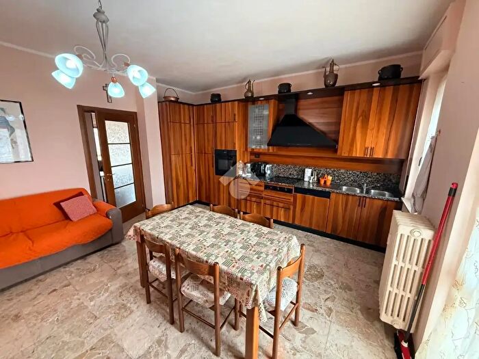 Appartamento trilocale in vendita in Corso Risorgimento, Novara