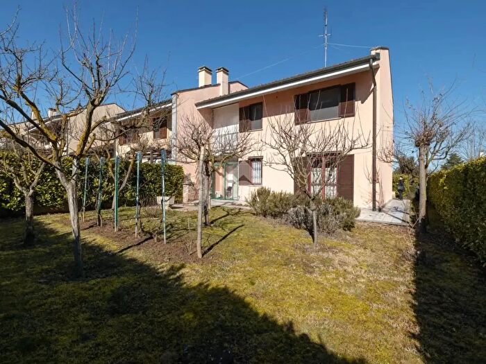 Casa con 8 locali in vendita in Via Roaschia Alta, Chieri