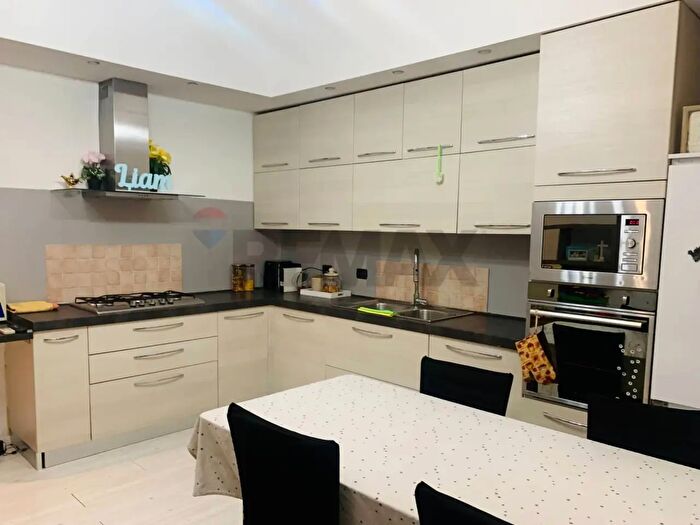 Appartamento quadrilocale in vendita in Via Circonvallazione, Ponti Sul Mincio