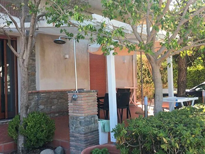 Appartamento trilocale in affitto in Via Nino Bixio, Acciaroli, Pollica