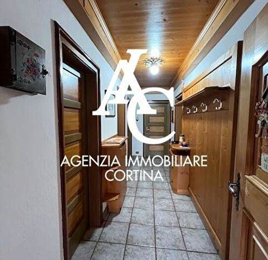 Appartamento quadrilocale in affitto in Via Guide Alpine, Centro, Cortina d'Ampezzo