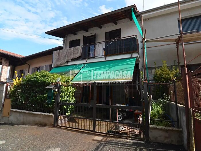 Casa con 5 locali in vendita in Via Salvatore Mura, Front