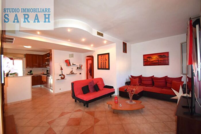 Appartamento quadrilocale in vendita in Via Marzo, Viareggio