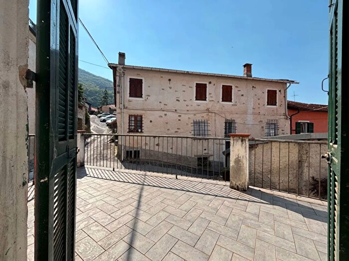 Appartamento quadrilocale in vendita in Via Costa, Armo