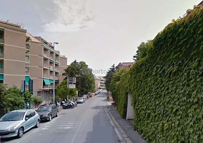 Appartamento con 7 locali in vendita in Via Angelo Orsini, Genova
