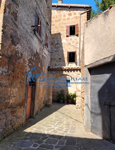 Appartamento trilocale in vendita in Via Brunelli, Bagnoregio