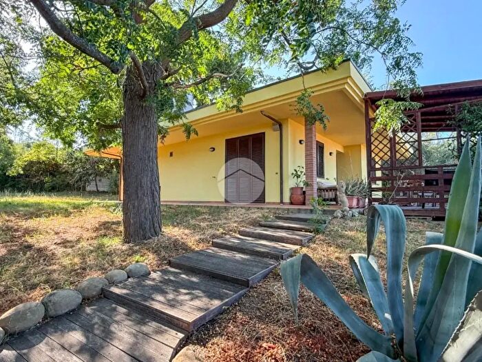 Casa con 5 locali in vendita in Via Serra, San Clemente