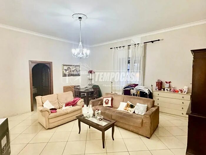Appartamento trilocale in vendita in Napoli