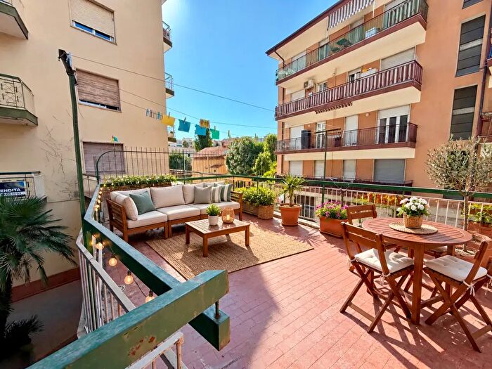 Appartamento trilocale in vendita in Via Papa Giovanni XXIII Snc, Vallecrosia