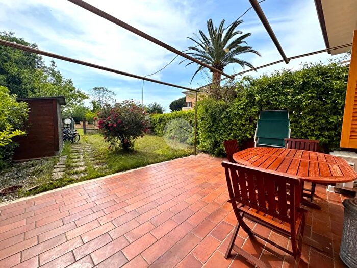 Appartamento trilocale in vendita in Via America, Sabaudia