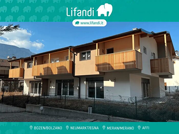 Casa quadrilocale in vendita in Via Roma, Egna