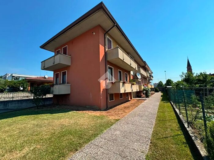 Appartamento trilocale in vendita in Via Amendola, Malo