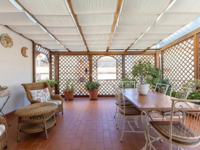 Appartamento con 5 locali in vendita in Via Maddalena Raineri, Roma