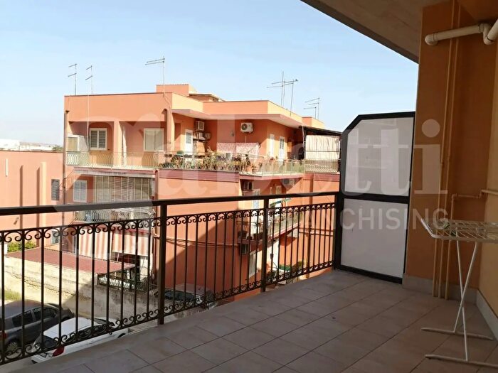 Appartamento trilocale in affitto in Via Modica, Siracusa