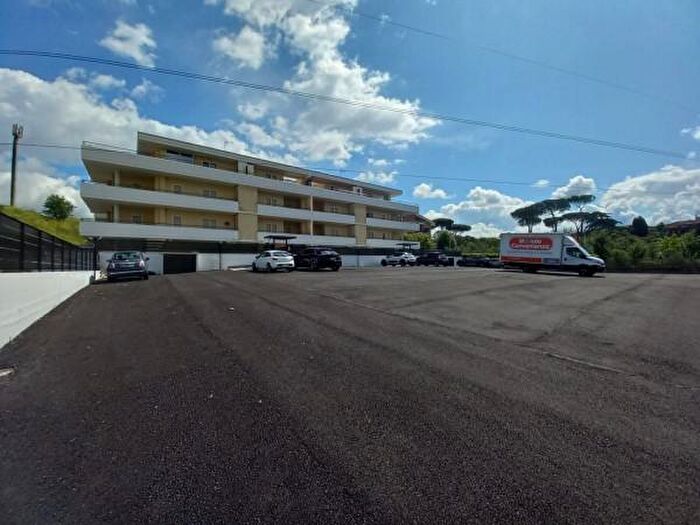 Appartamento monolocale in affitto in Via Anagnina, Roma