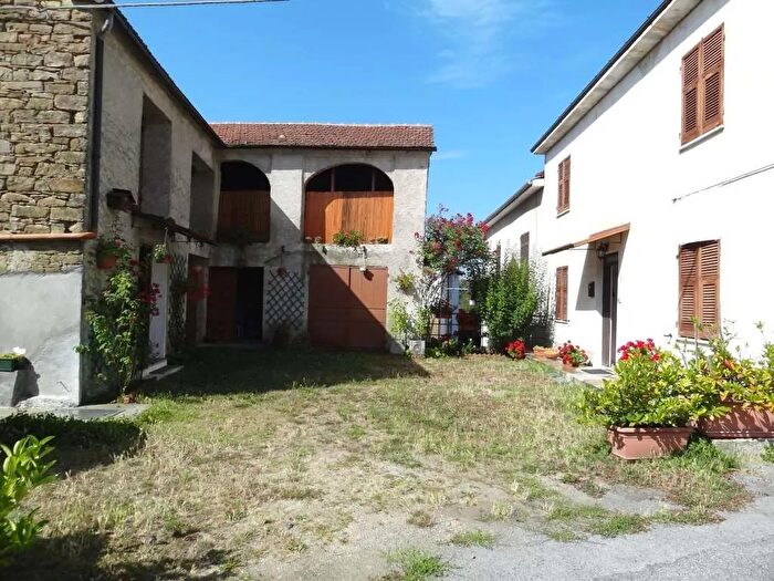 Casa con 10 locali in vendita in Via Chiarlone, Piana Crixia