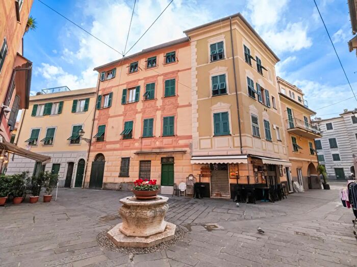 Appartamento quadrilocale in vendita in Piazza del Pozzo, Rapallo