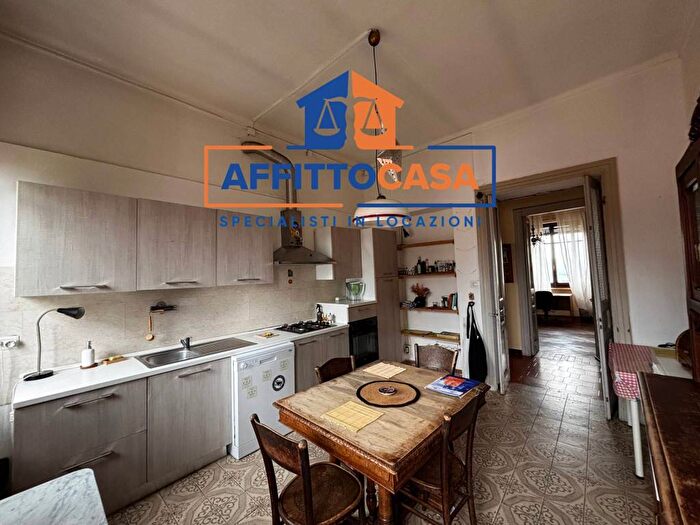 Appartamento con 6 locali in affitto in Via Cacciorna, Centro, Bra