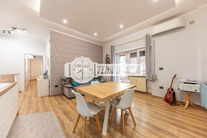 Appartamento trilocale in vendita in Roma