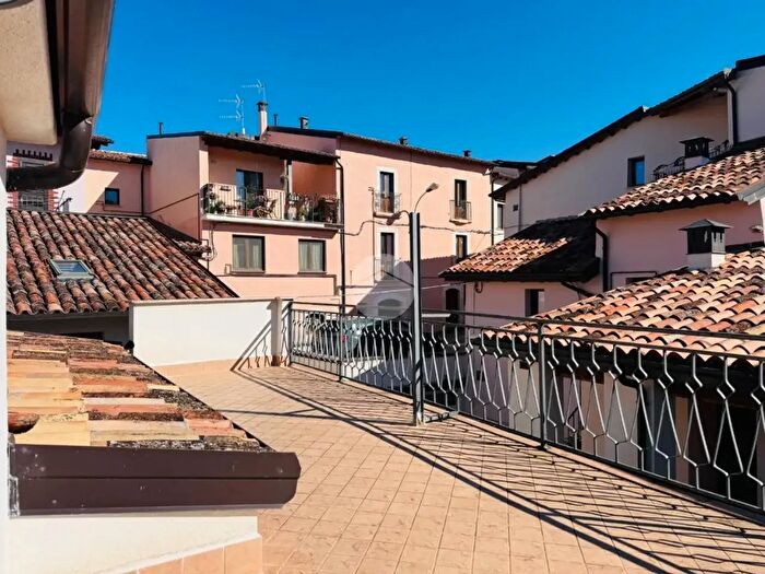 Appartamento trilocale in vendita in Via del Pianello, LAquila