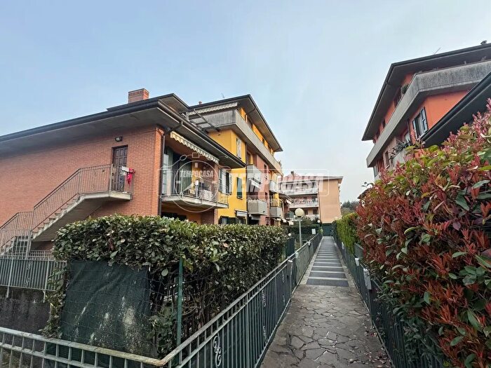 Appartamento bilocale in vendita in Via Maratona, Terno DIsola