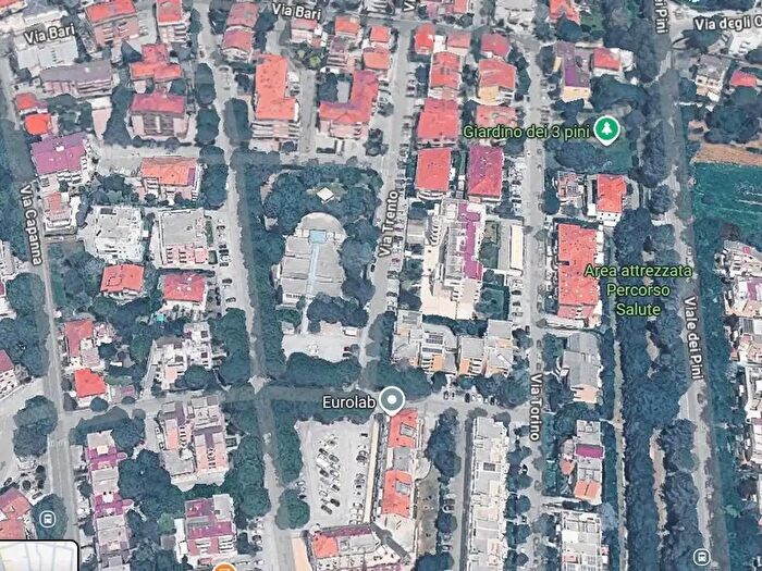 Appartamento quadrilocale in vendita in Via Bari, Senigallia