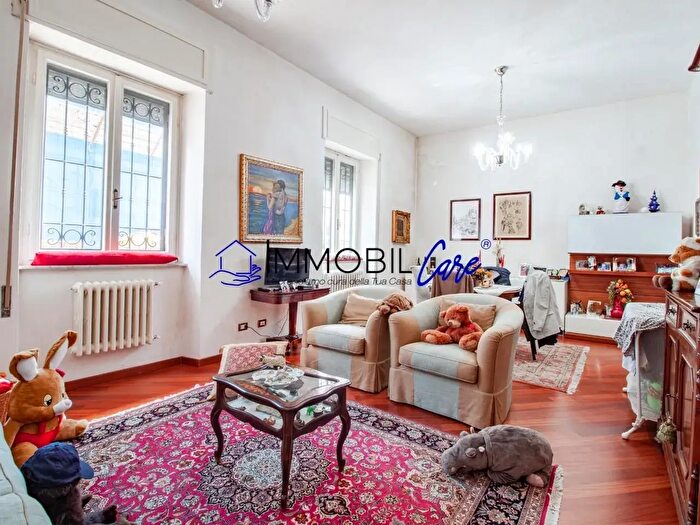 Appartamento con 6 locali in vendita in Livorno