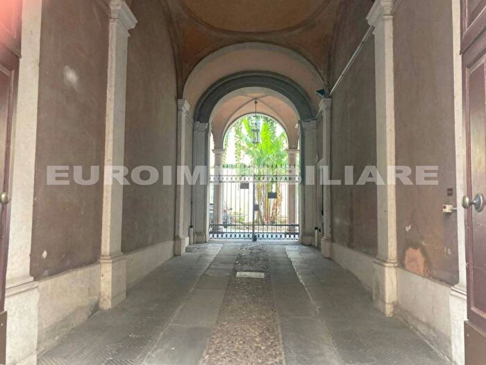 Appartamento bilocale in affitto in Via delle Grazie, Loggia Garibaldi, Brescia