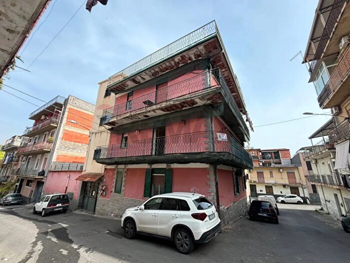 Appartamento quadrilocale in vendita in Via del Frantoio, Catania