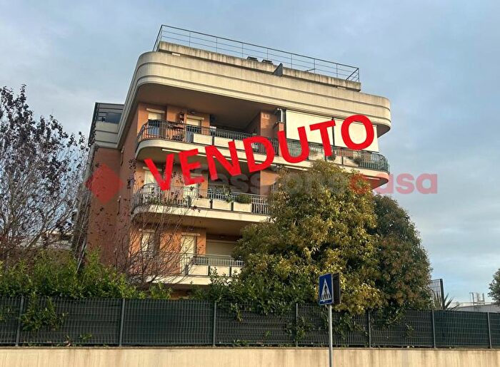 Appartamento bilocale in vendita in Via Eugenio Maccagnani, Roma