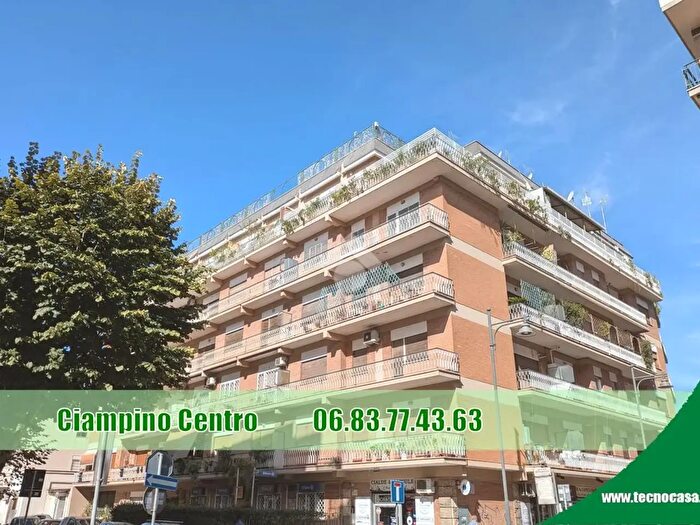 Appartamento quadrilocale in vendita in Via San Francesco dAssisi, Ciampino