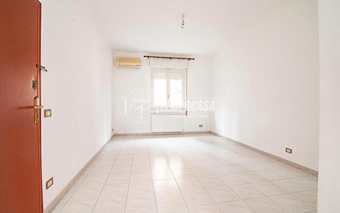 Appartamento trilocale in vendita in Via Trieste, Cassano DAdda