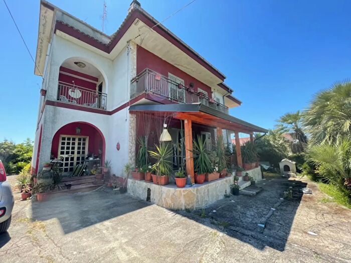 Casa con 16 locali in vendita in Via Lago di Bolsena, Pontecagnano Faiano