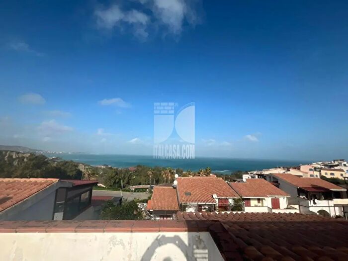 Appartamento trilocale in vendita in Viale Magna Grecia, Crotone