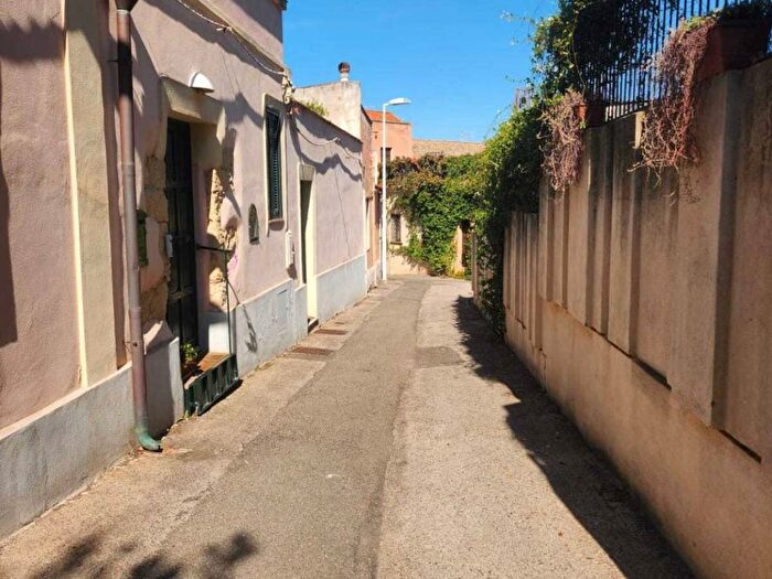 Appartamento bilocale in affitto in Via Chiesa Vico, Piazza Italia, Cagliari