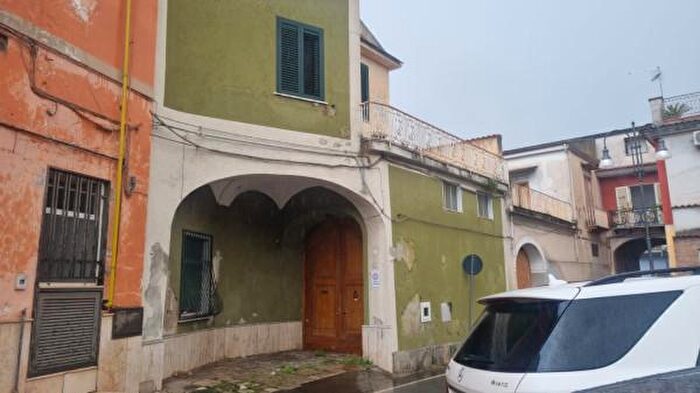 Casa quadrilocale in vendita in Piazza della Repubblica, Curti