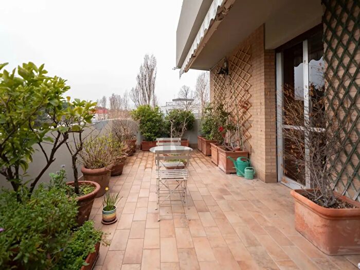 Appartamento con 9 locali in vendita in Fano